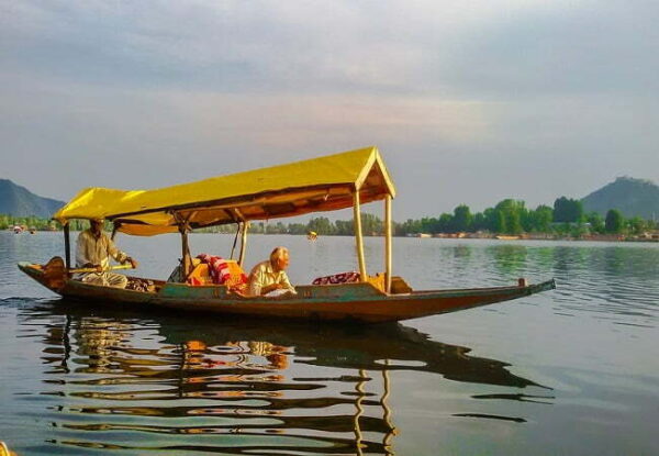 4 Nights 5 Days Kashmir Tour Package